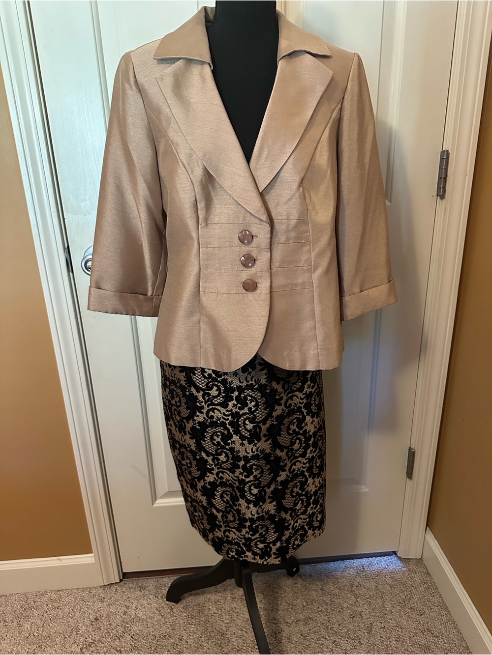 Worthington Black Lace-Overlay Pencil Skirt on Gold Base - Picture 7 of 8